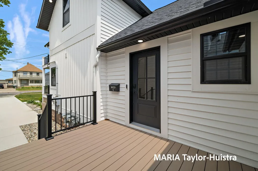 1423 Lakeshore Drive Muskegon City MI 49441