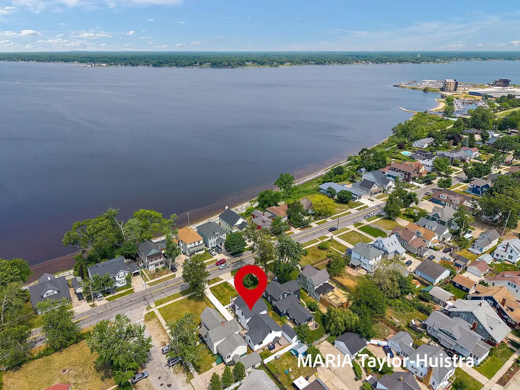 1423 Lakeshore Drive Muskegon City MI 49441