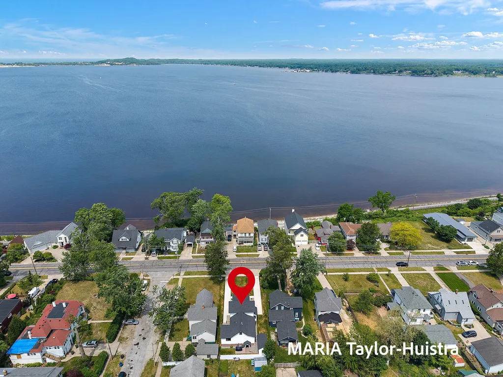 1423 Lakeshore Drive Muskegon City MI 49441
