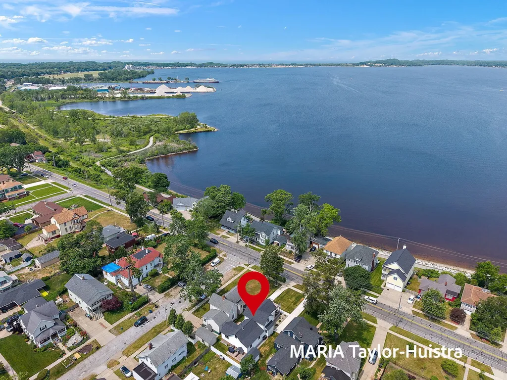 1423 Lakeshore Drive Muskegon City MI 49441