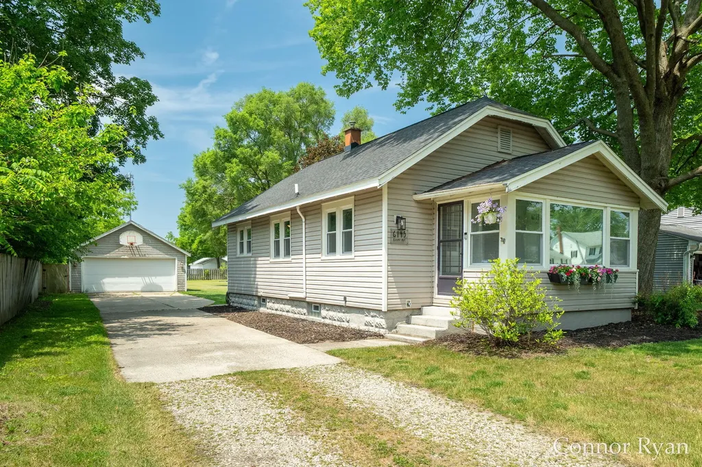 6145 Idaho Avenue NE Plainfield Charter Township MI 49306