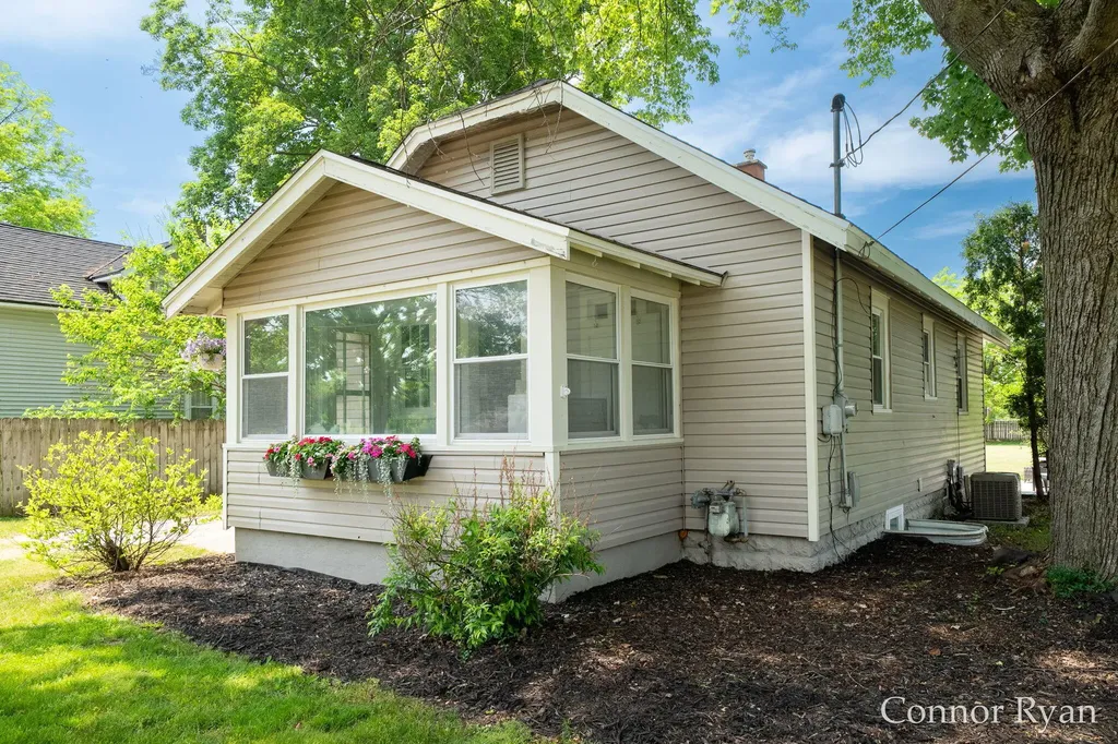 6145 Idaho Avenue NE Plainfield Charter Township MI 49306