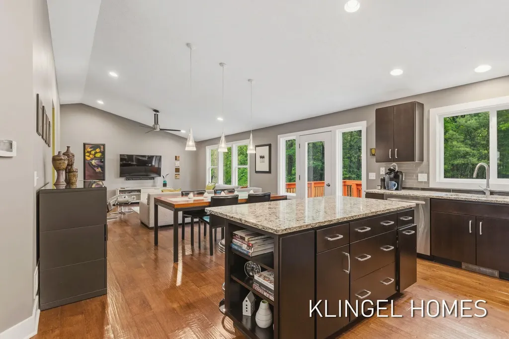 16815 Watersedge Drive Grand Haven Charter Township MI 49417