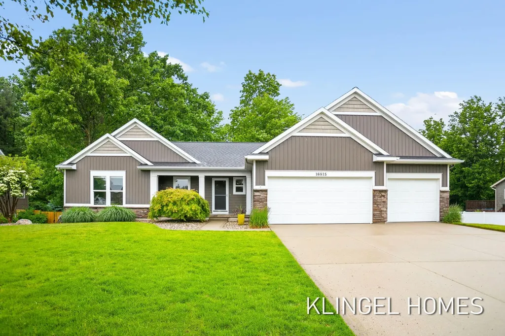 16815 Watersedge Drive Grand Haven Charter Township MI 49417