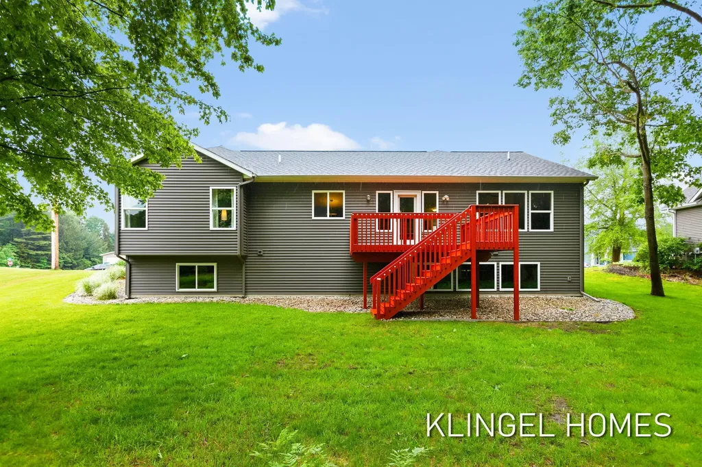 16815 Watersedge Drive Grand Haven Charter Township MI 49417
