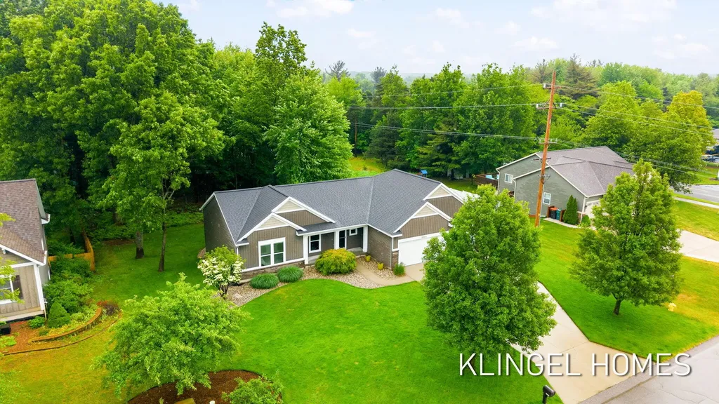 16815 Watersedge Drive Grand Haven Charter Township MI 49417