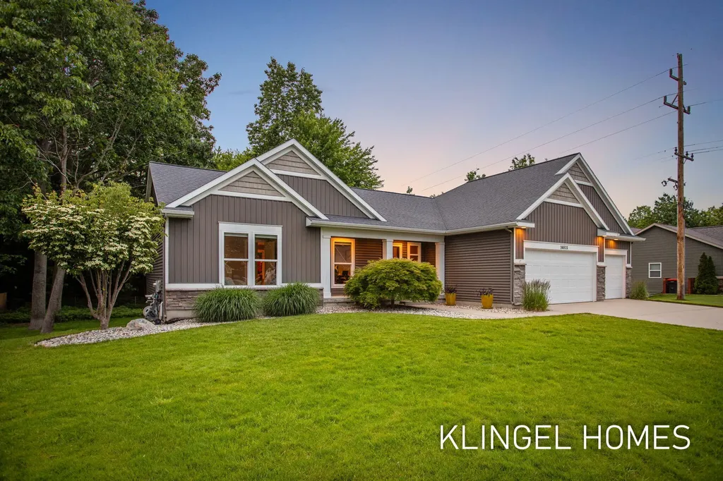 16815 Watersedge Drive Grand Haven Charter Township MI 49417
