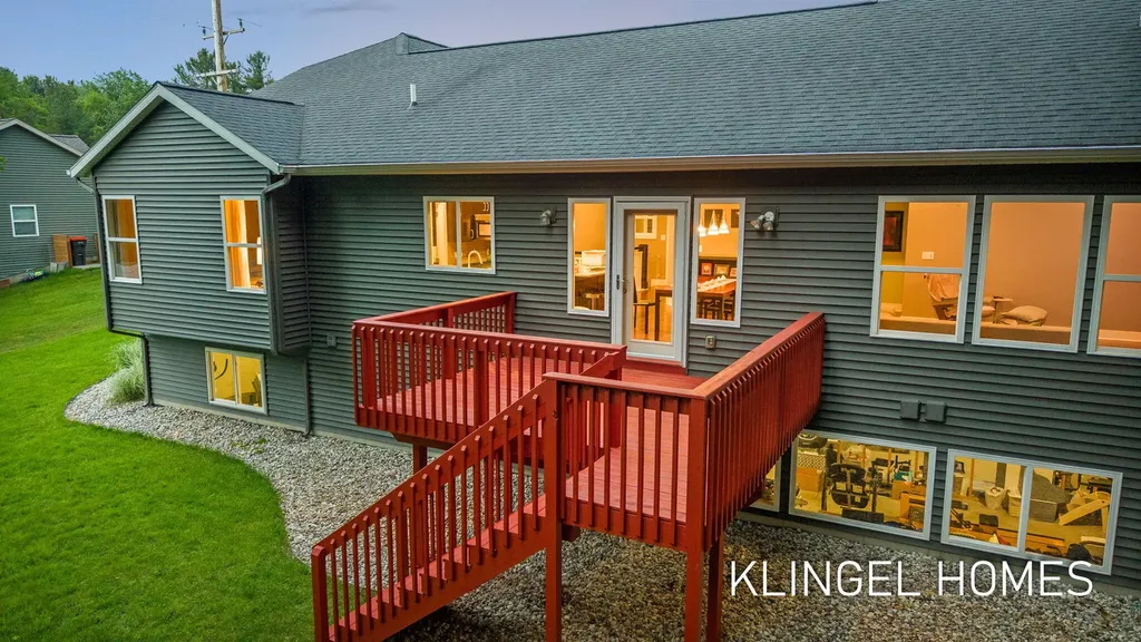16815 Watersedge Drive Grand Haven Charter Township MI 49417