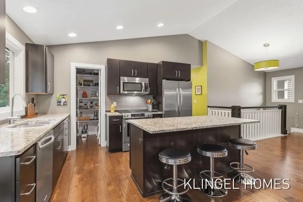 16815 Watersedge Drive Grand Haven Charter Township MI 49417