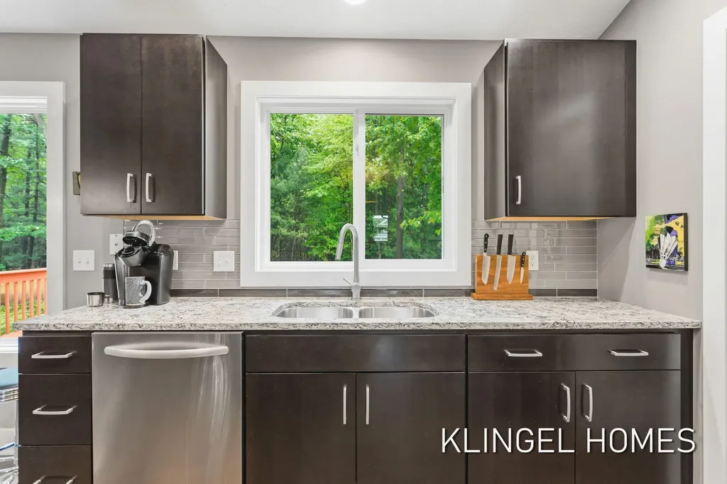 16815 Watersedge Drive Grand Haven Charter Township MI 49417