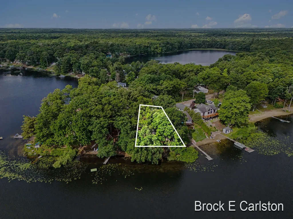 7880 W Lake Road Holton Township MI 49457