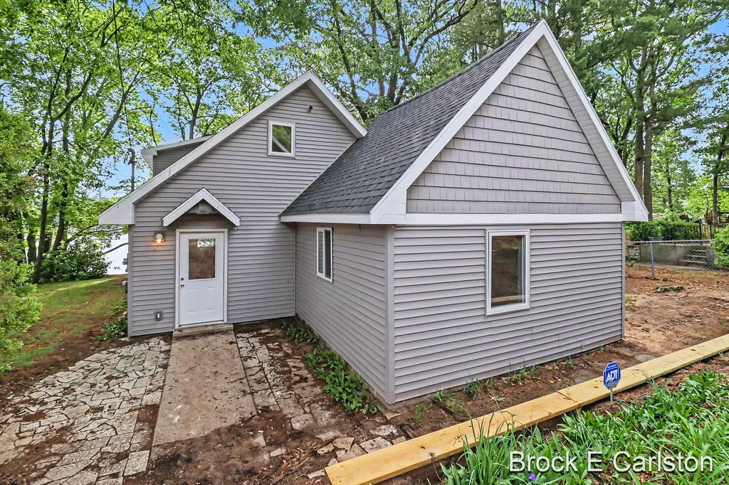 7880 W Lake Road Holton Township MI 49457