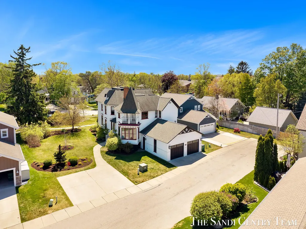 318 Rachaels Way Spring Lake Village MI 49456