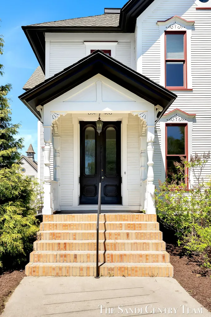 318 Rachaels Way Spring Lake Village MI 49456