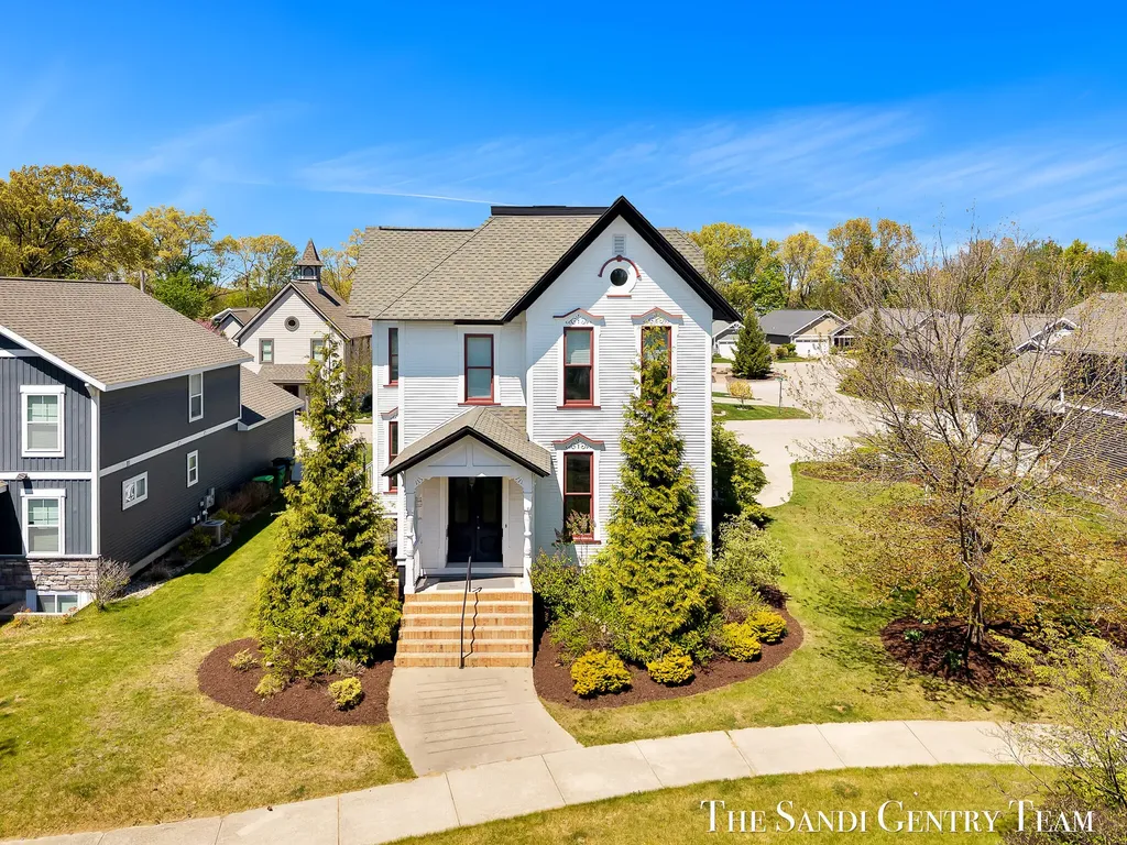 318 Rachaels Way Spring Lake Village MI 49456