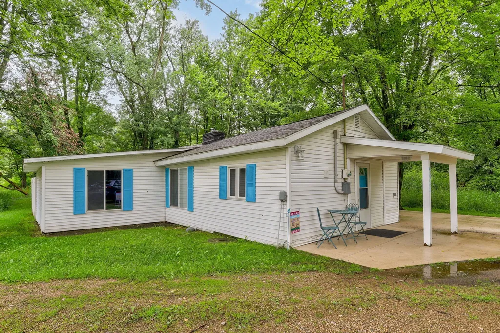 47202 N Sunset Circle Arlington Township MI 49026