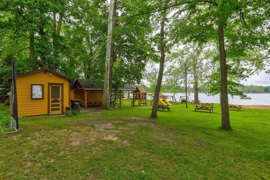 47202 N Sunset Circle Arlington Township MI 49026