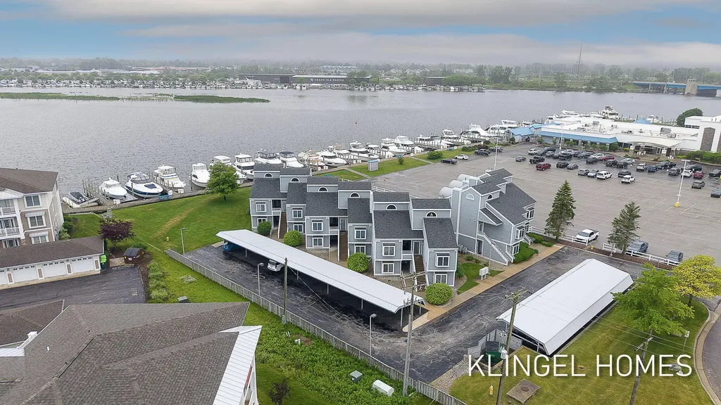 110 Millpoint Drive Spring Lake Village MI 49456