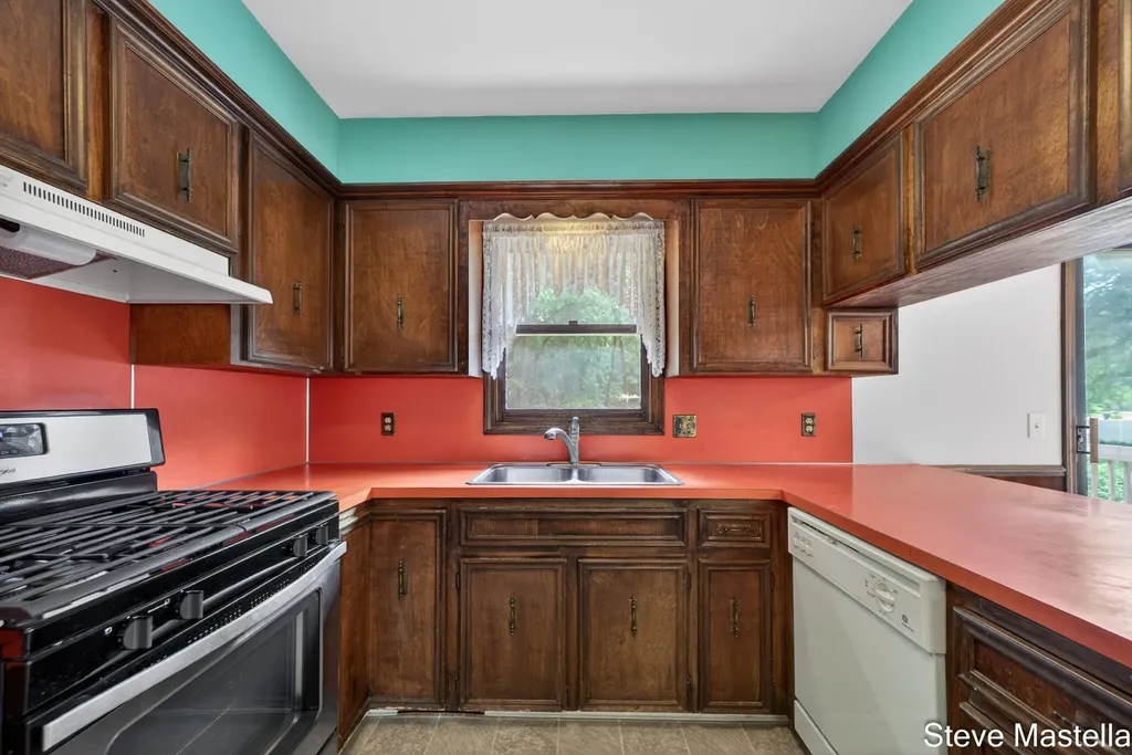 18746 N Fruitport Road Spring Lake Township MI 49456