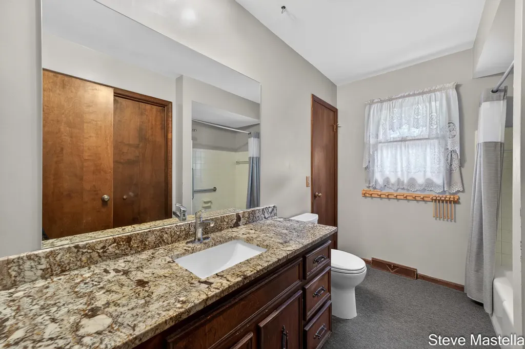 18746 N Fruitport Road Spring Lake Township MI 49456