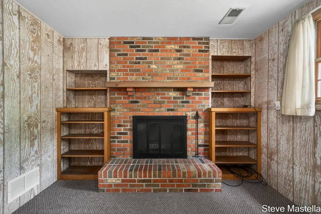 18746 N Fruitport Road Spring Lake Township MI 49456