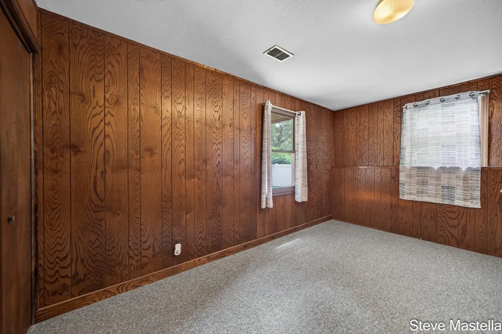 18746 N Fruitport Road Spring Lake Township MI 49456