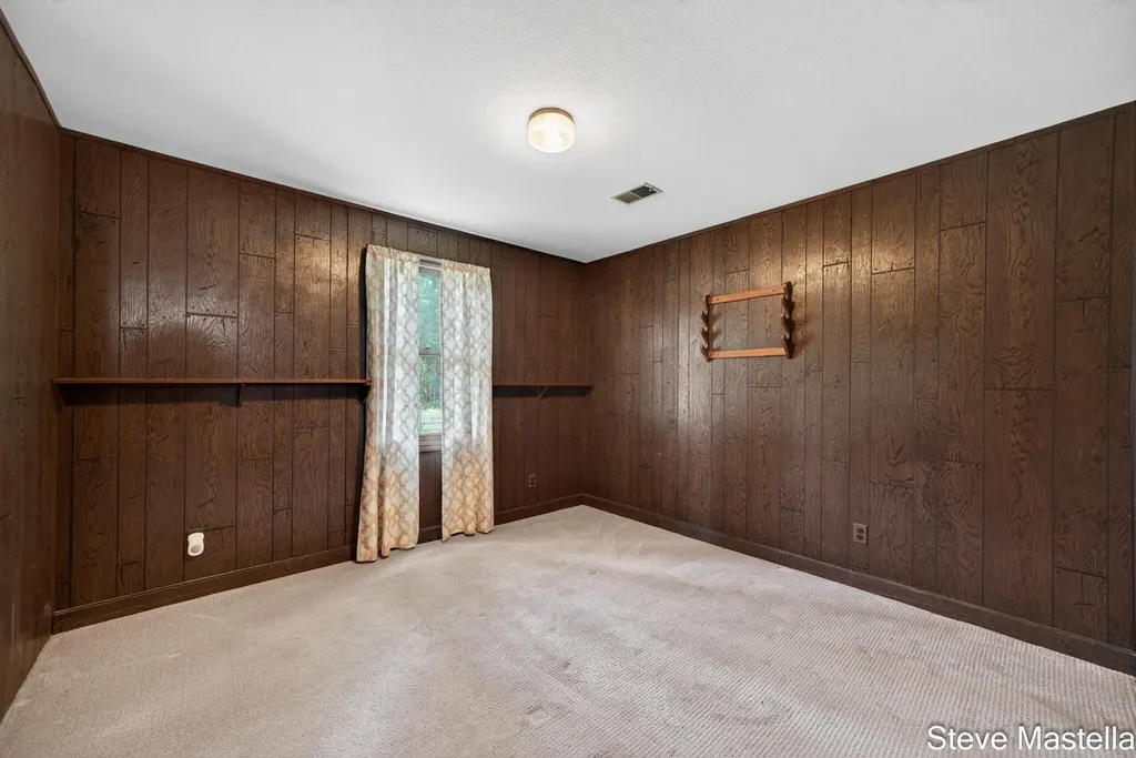 18746 N Fruitport Road Spring Lake Township MI 49456