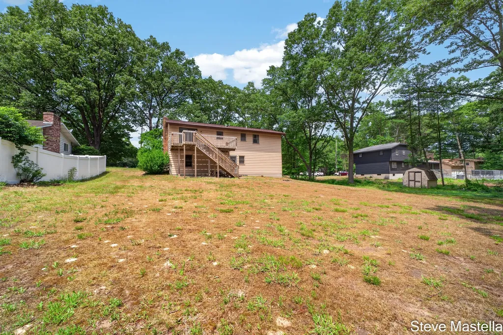 18746 N Fruitport Road Spring Lake Township MI 49456