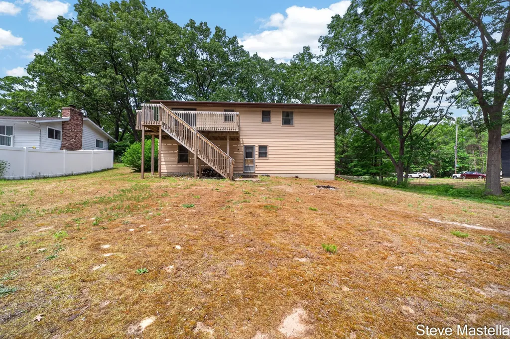 18746 N Fruitport Road Spring Lake Township MI 49456