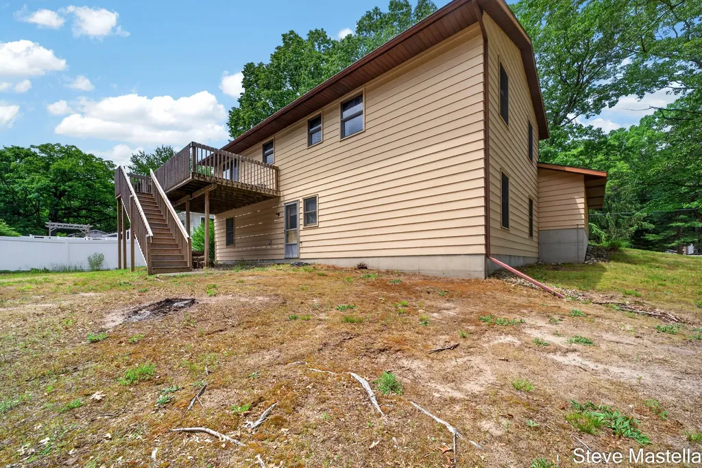 18746 N Fruitport Road Spring Lake Township MI 49456