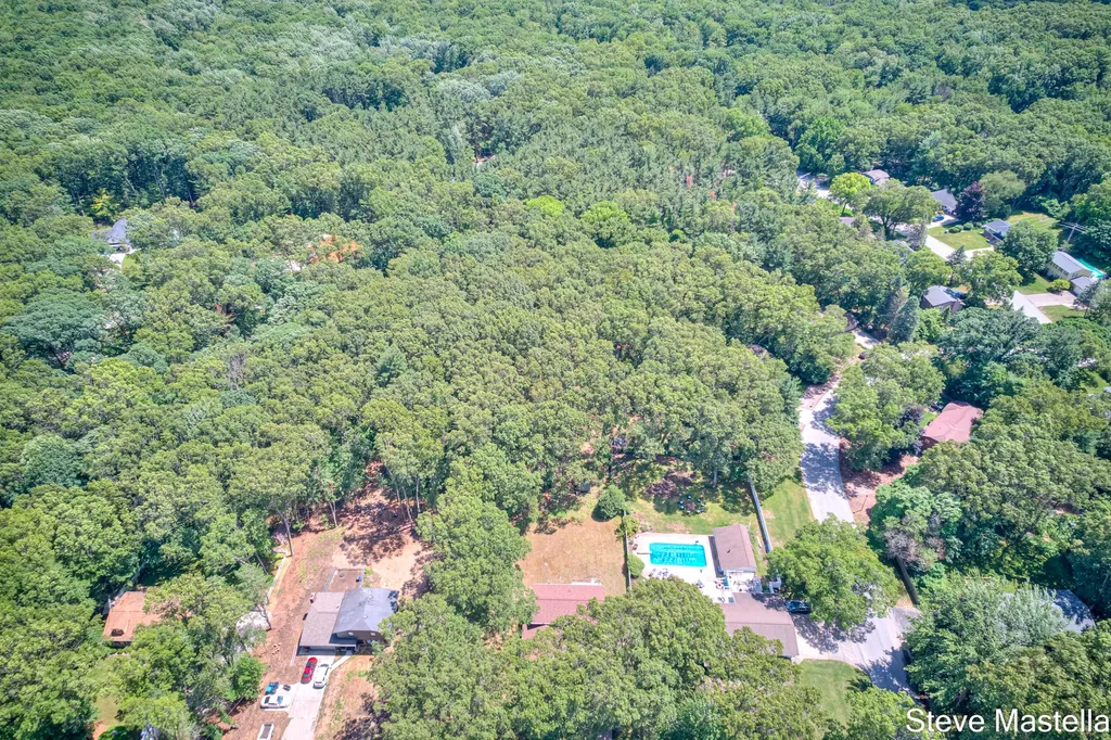 18746 N Fruitport Road Spring Lake Township MI 49456