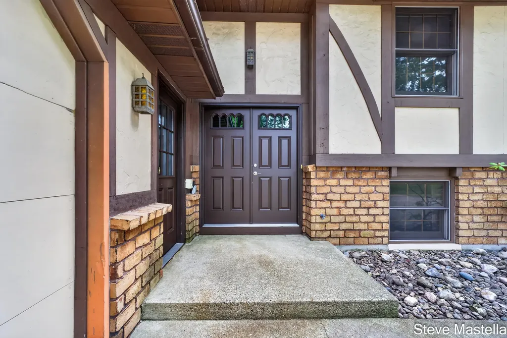 18746 N Fruitport Road Spring Lake Township MI 49456