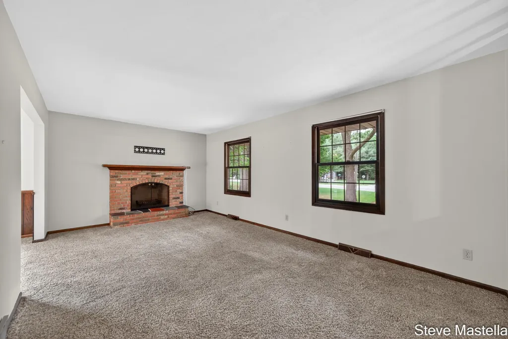 18746 N Fruitport Road Spring Lake Township MI 49456