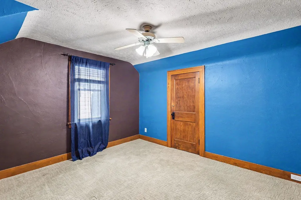 293 W 20th Street Holland City MI 49423