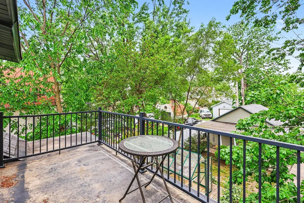 293 W 20th Street Holland City MI 49423
