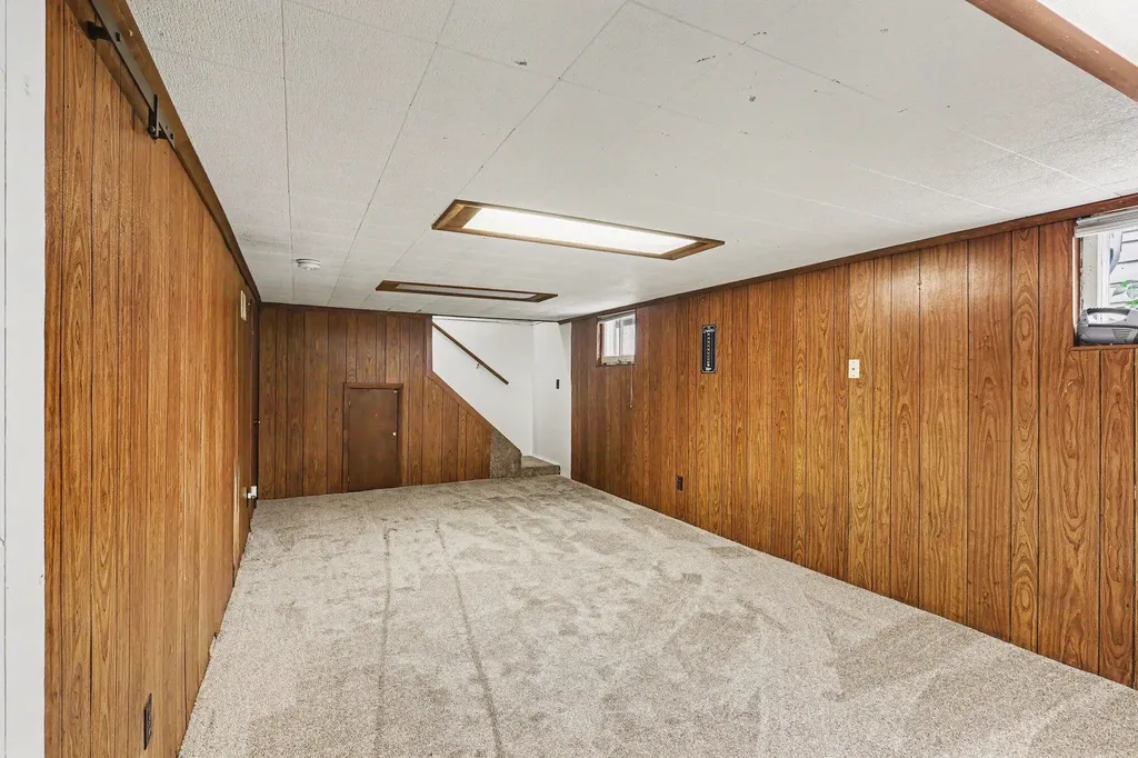293 W 20th Street Holland City MI 49423