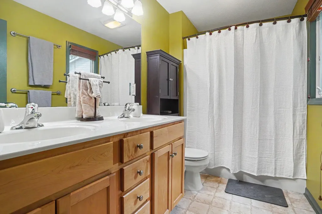 17473 Park Place Circle Ferrysburg City MI 49456