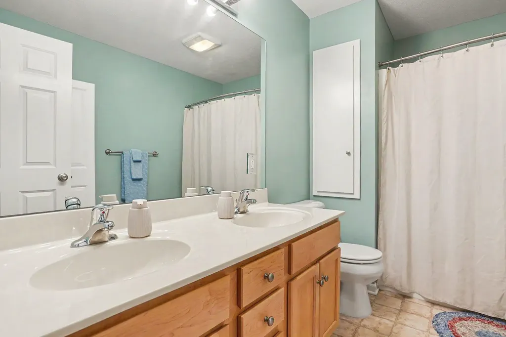 17473 Park Place Circle Ferrysburg City MI 49456