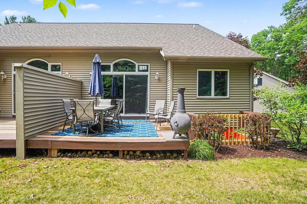 17473 Park Place Circle Ferrysburg City MI 49456
