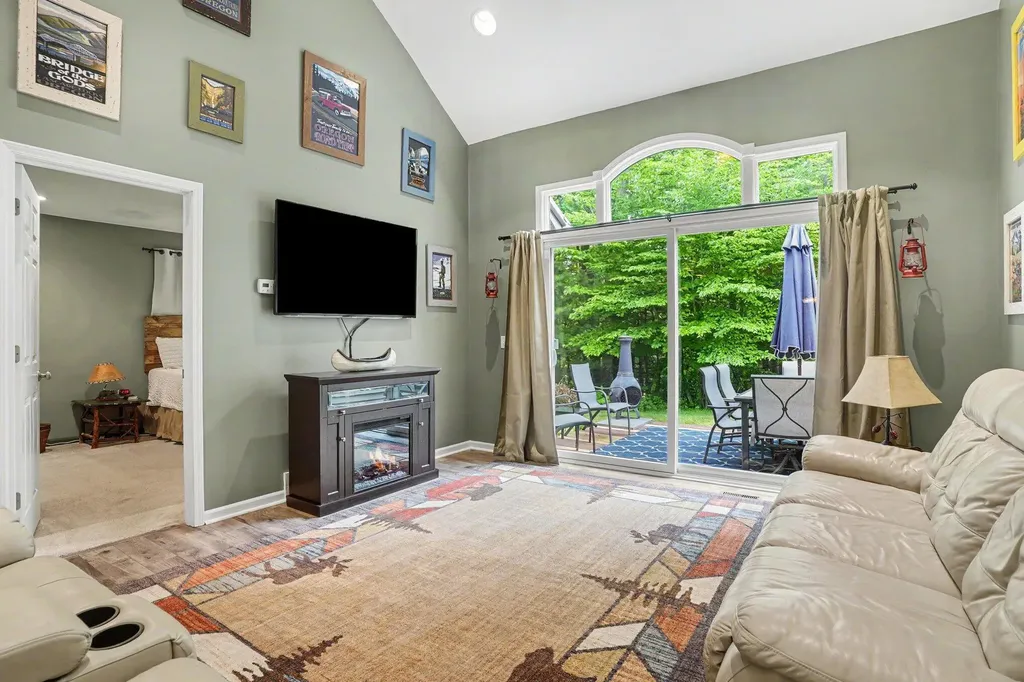 17473 Park Place Circle Ferrysburg City MI 49456