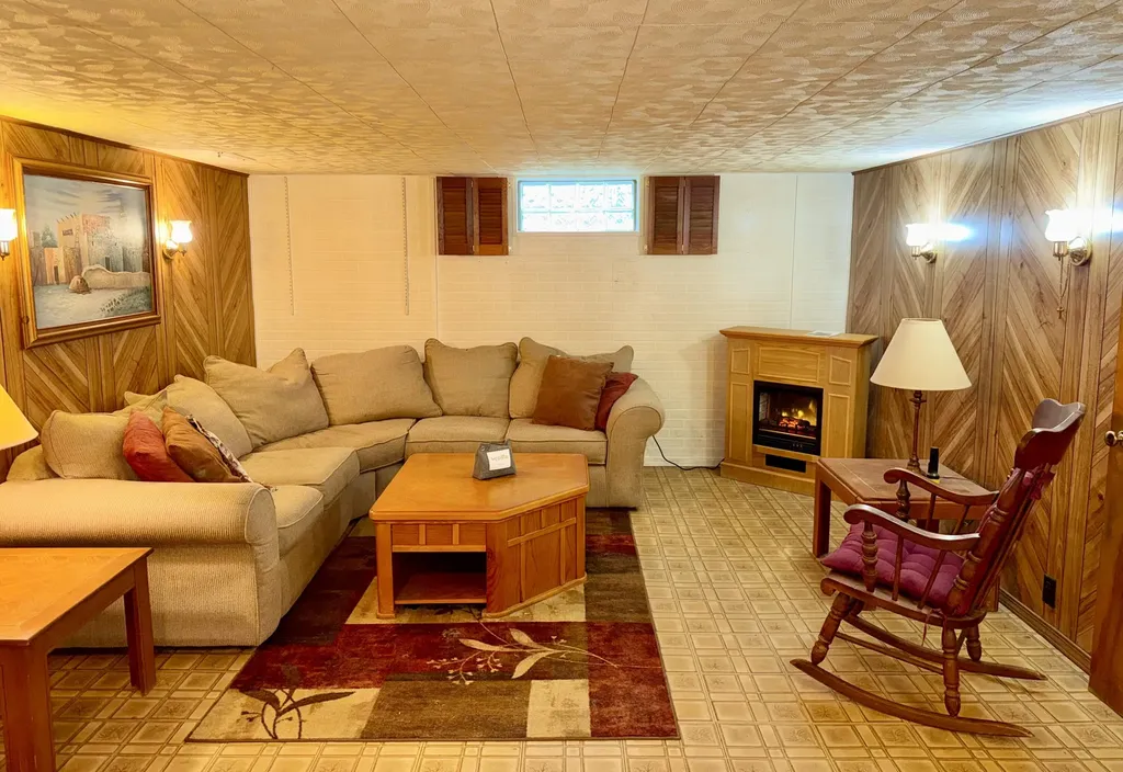 2038 Columbus Avenue Norton Shores City MI 49441