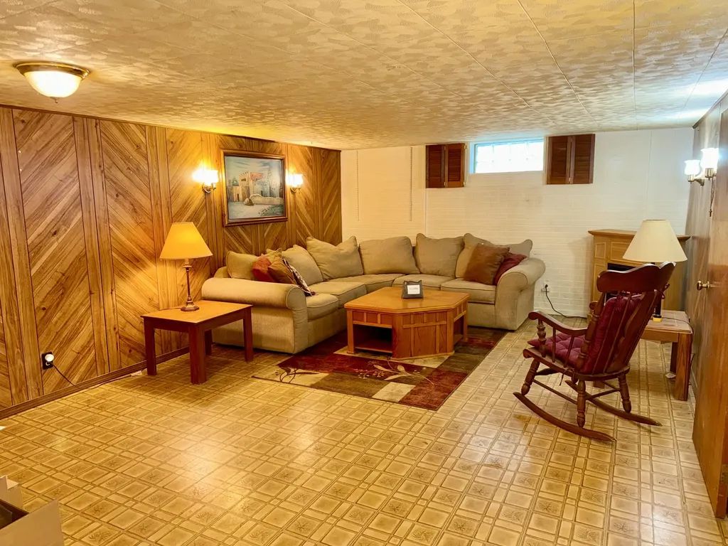 2038 Columbus Avenue Norton Shores City MI 49441