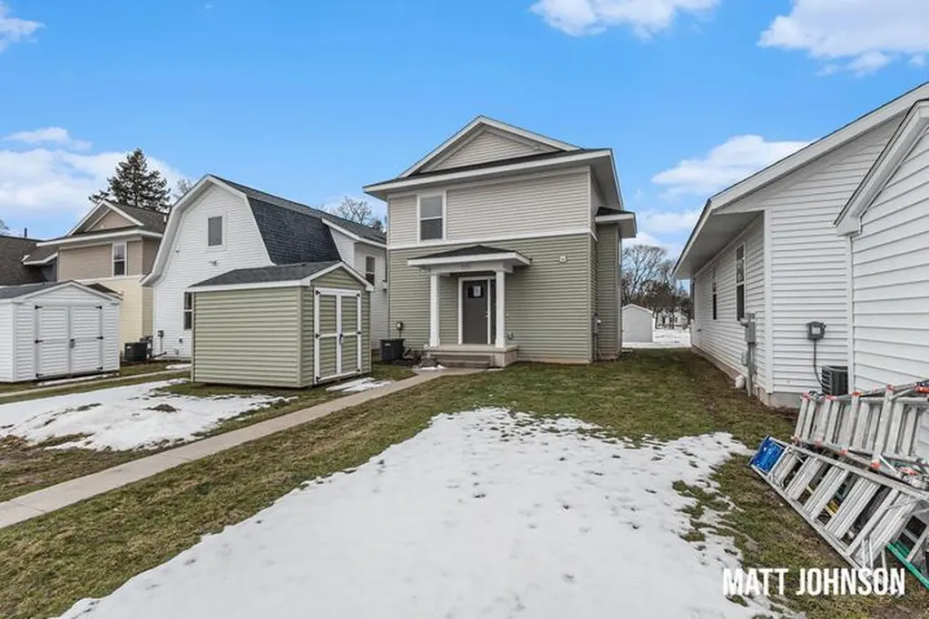 2105 Willard Avenue SE Grand Rapids City MI 49507