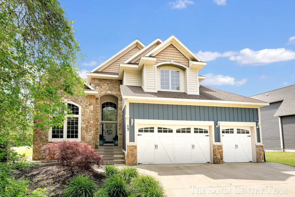 17 Boulder Drive Norton Shores City MI 49444