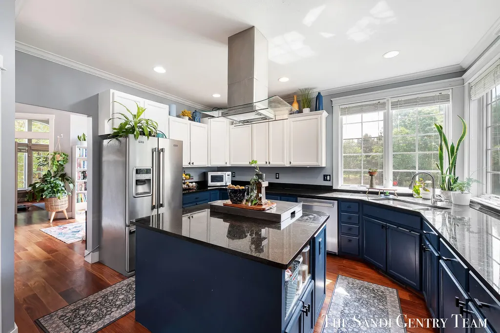 17 Boulder Drive Norton Shores City MI 49444