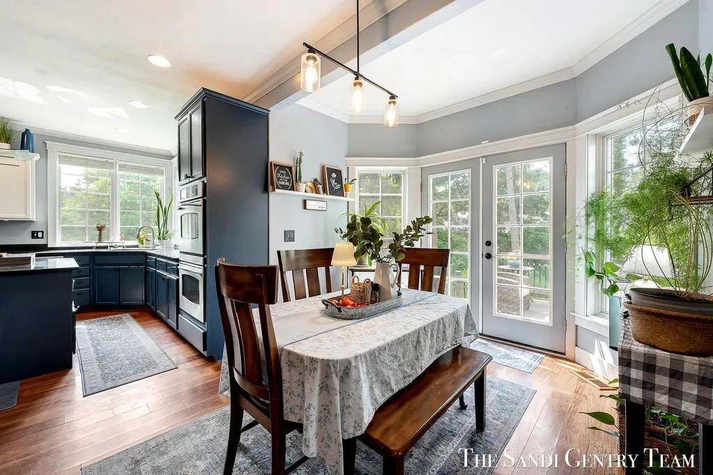 17 Boulder Drive Norton Shores City MI 49444