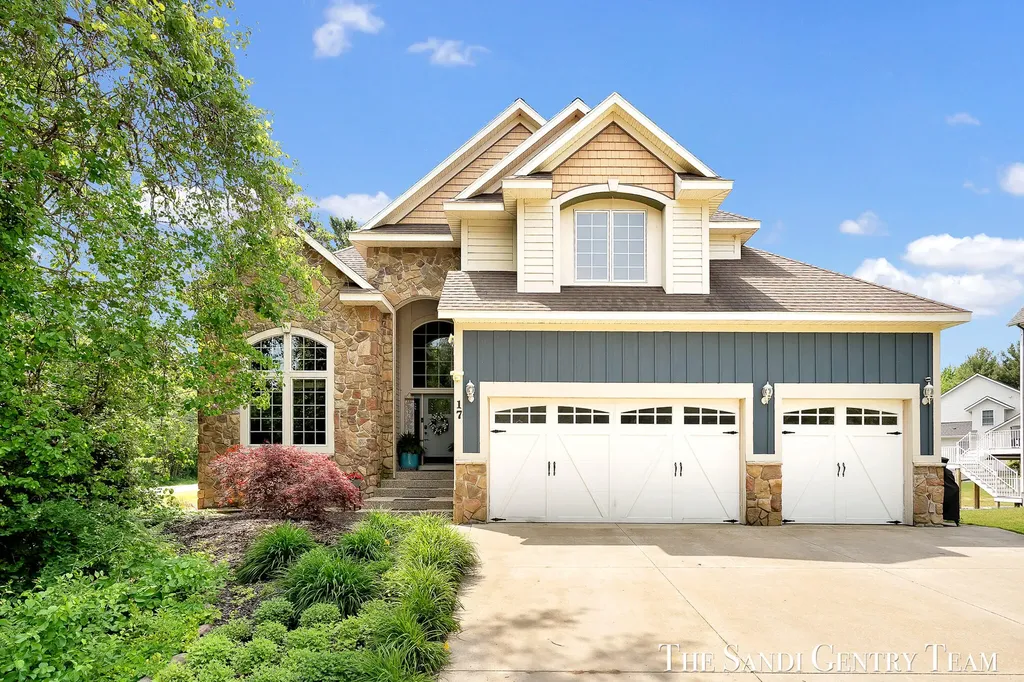 17 Boulder Drive Norton Shores City MI 49444