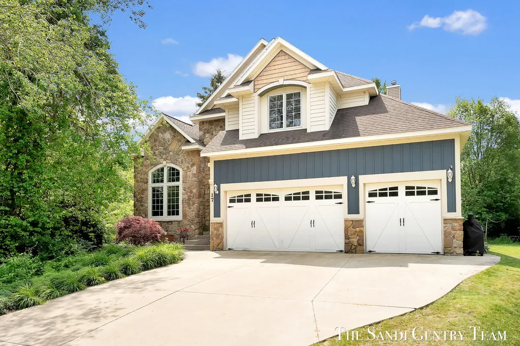 17 Boulder Drive Norton Shores City MI 49444