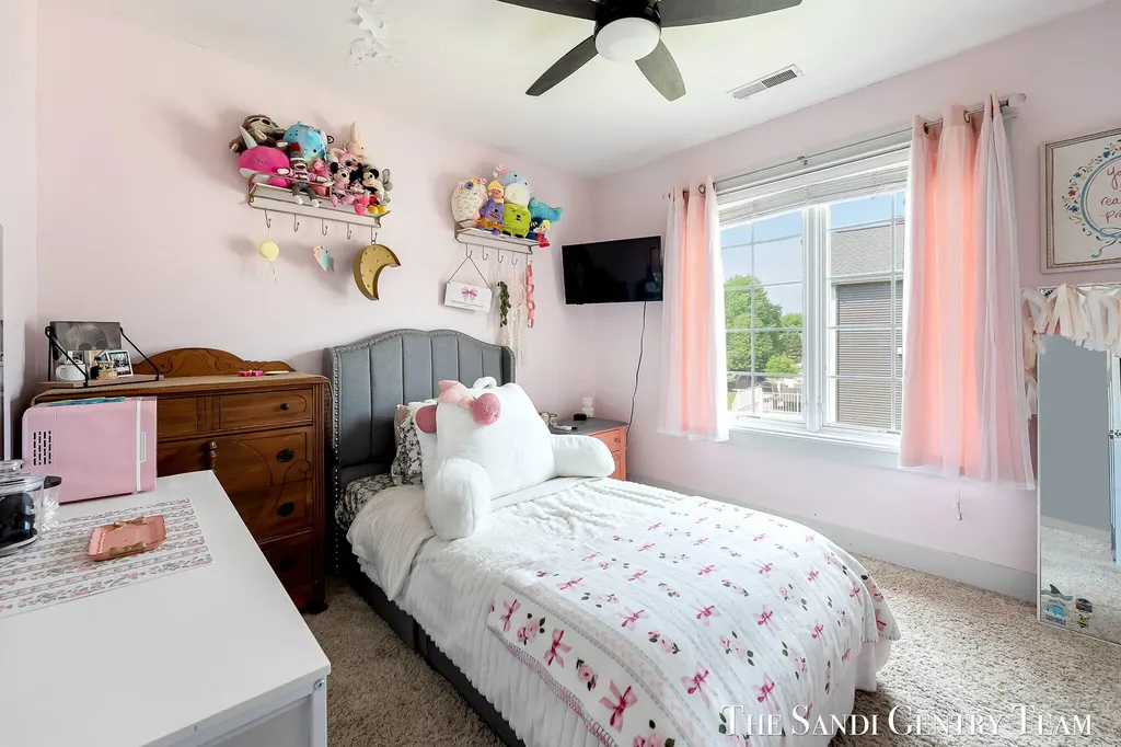 17 Boulder Drive Norton Shores City MI 49444