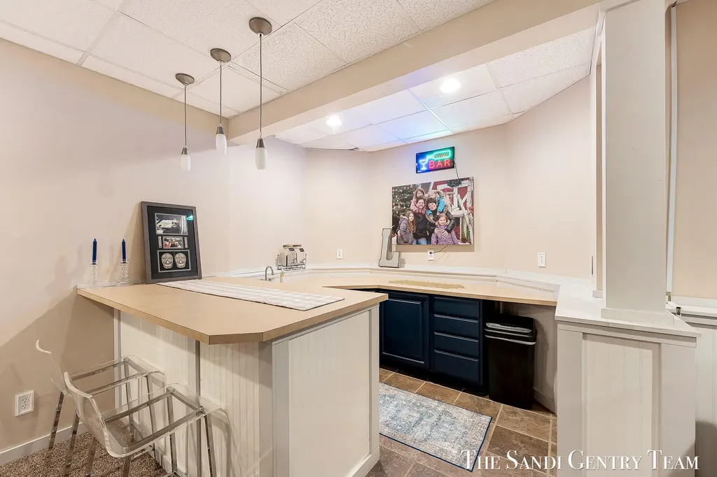 17 Boulder Drive Norton Shores City MI 49444